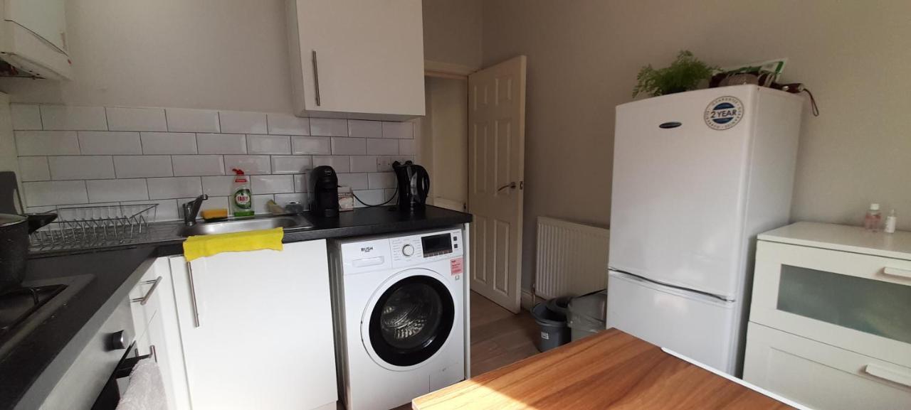Comfy Fenia Quarto em Acomodações Particulares Londres