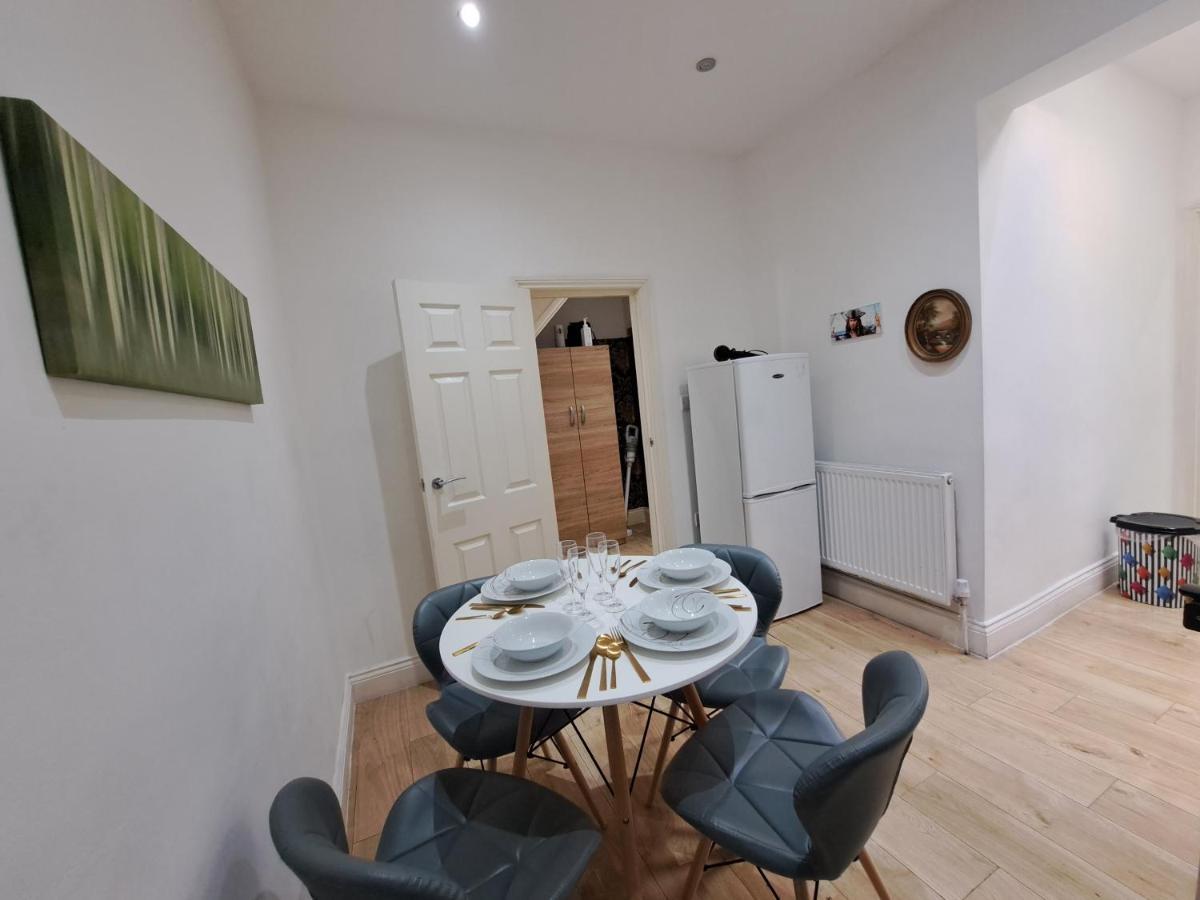 Comfy Fenia Quarto em Acomodações Particulares Londres
