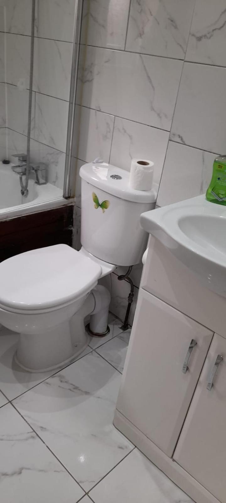 Comfy Fenia Quarto em Acomodações Particulares